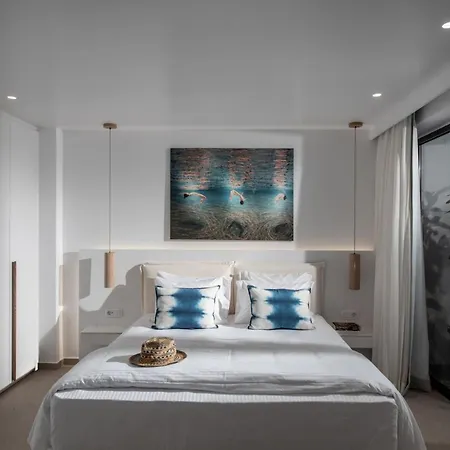 Made By The Sea 12 Bdrm